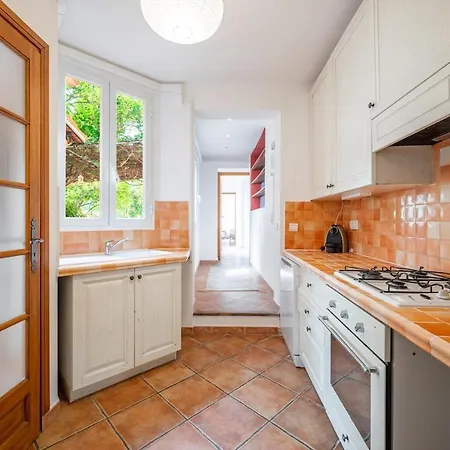 Val De Menton, 3 Pieces Atypique, Jardin Et Terrasse A 7 Minutes A Pied Du Centre